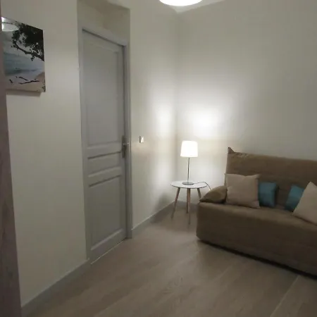 Cosy 2 Pieces Apartment Paris